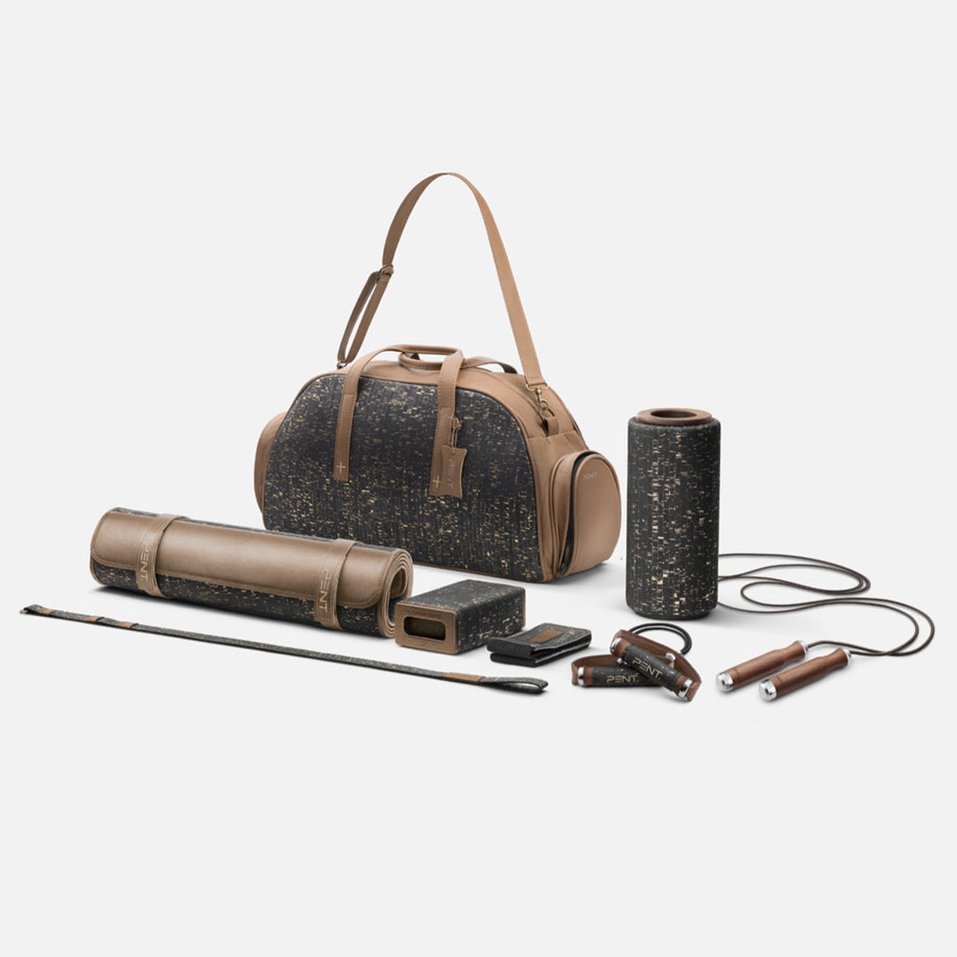 PENT Torba Fitness Set - luxury fitness equipment to go, in leather and cork.