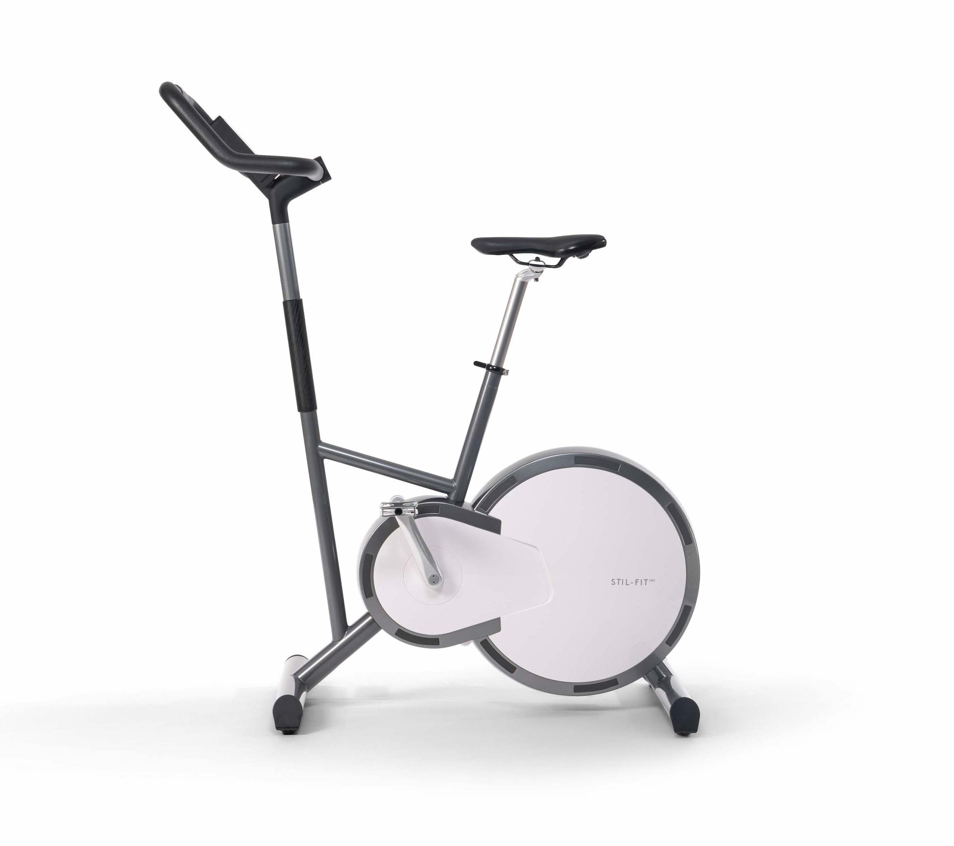 Stil-Fit Ergometer - different grip positions and a multifunctional console. Compatible with training apps like Kinomap and Zwift. Cycling Bears.